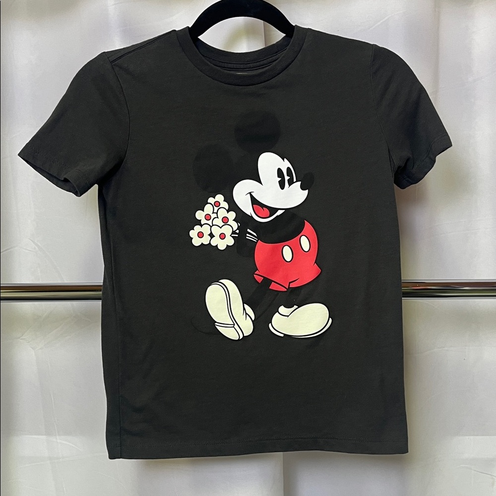 Old Navy Disney kids Gray Mickey T- Shirt - size M (8)